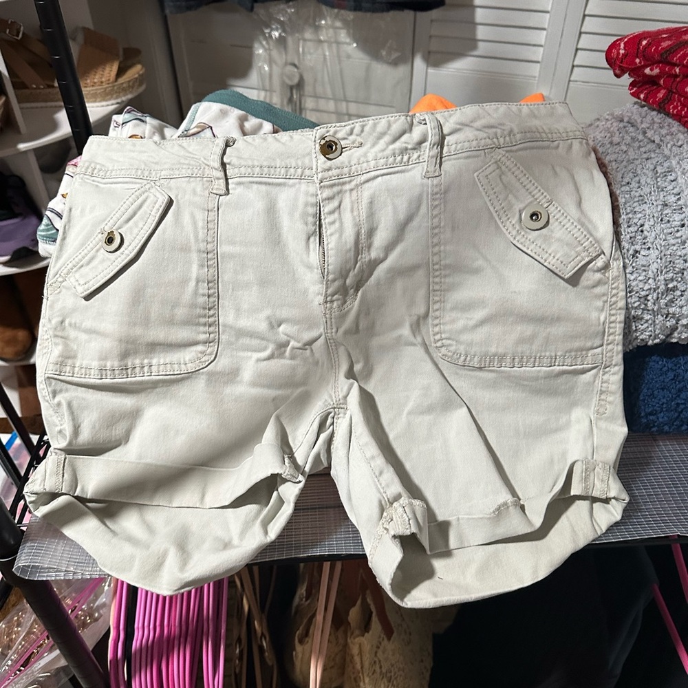 Faded Glory Women's Cream Jean Shorts
